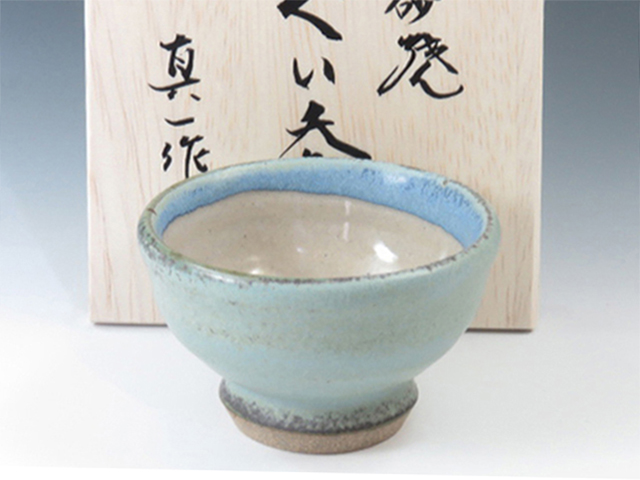 Koisago-Yaki (Tochigi) Fujita-Seitojyo Japanese sake cup (guinomi) 2KOI0013