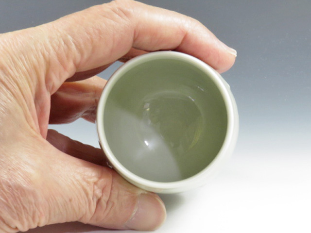 Japanese porcelain sake cup (Tobe-Yaki)