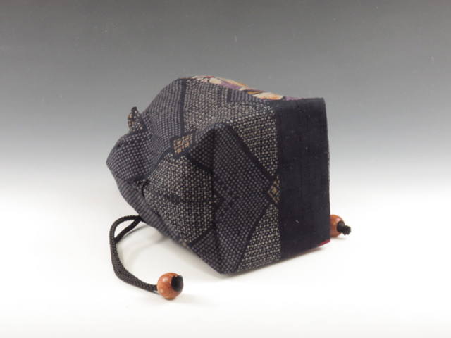 Japanese sake cup carrying pouch ("Cloth ball" pattern)
